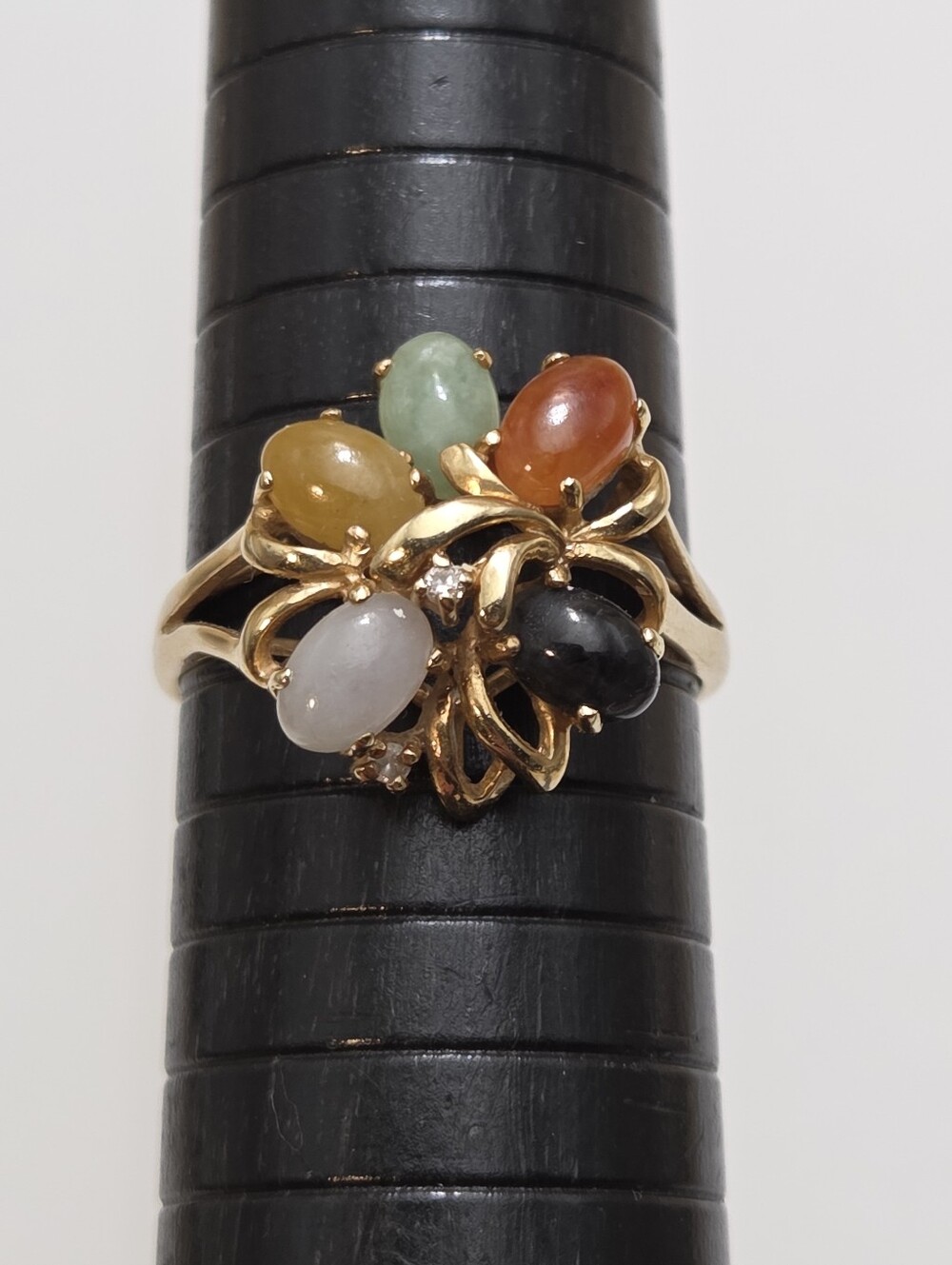 Vintage 14k Yellow Gold Diamond Multi Colored Jade Ring Sz9 3.8g